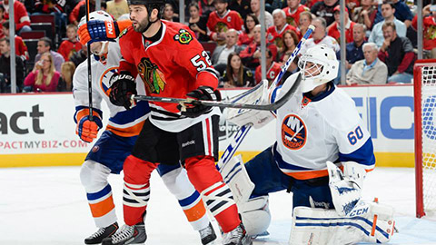 Brandon Bollig v utkání proti Islanders