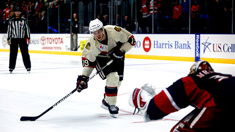 Jeremy Morin v dresu IceHogs