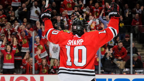 Patrick Sharp se raduje ze svého 3. gólu