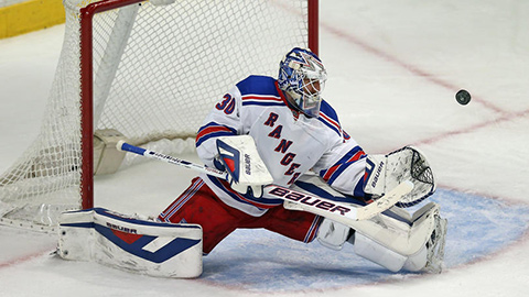 Henrik Lundqvist při zásahu