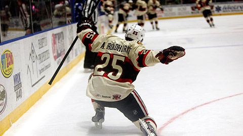 Alex Broadhurst se raduje z vítězné branky (© Greg Hamil)