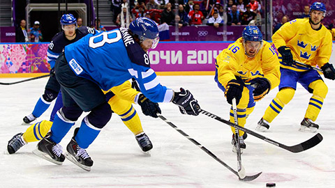 Marcus Krüger se natahuje po puku za Teemu Selännem