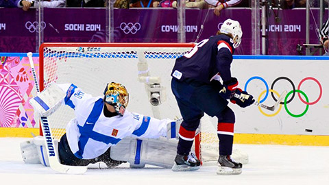 Patrick Kane při první nájezdu