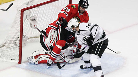 Justin Williams v loňském finále Západní konference proti Chicagu