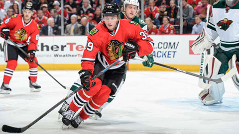 Kyle Baun při svém debutu v NHL