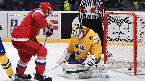 Anders Nilsson při rozhodující brance čtvrtfinálového utkání