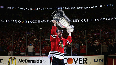 Patrick Sharp se Stanley Cupem