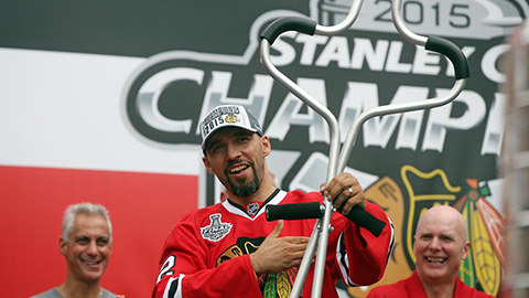 Michal Rozsíval při oslavě zisku Stanley Cupu v létě 2015