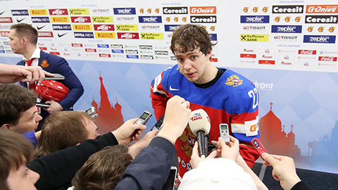 Artemi Panarin před novináři