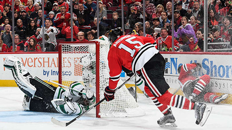 Artem Anisimov střílí gól na 3:2