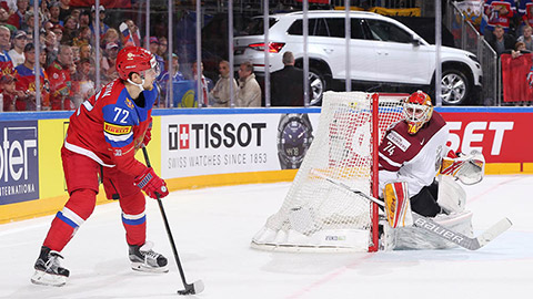 Artemi Panarin v utkání s Lotyšskem