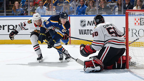 Momentka z utkání Blackhawks v St. Louis