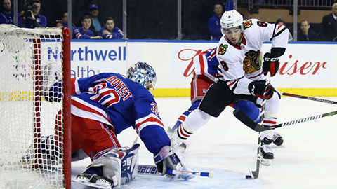 Nick Schmaltz v utkání s Rangers