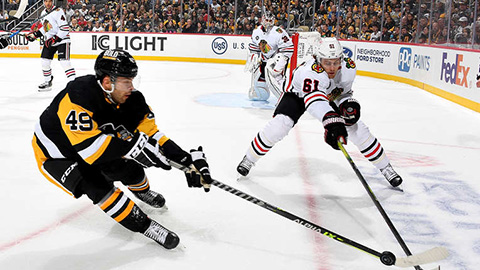 Riley Stillman (© Joe Sargent/NHLI via Getty Images)