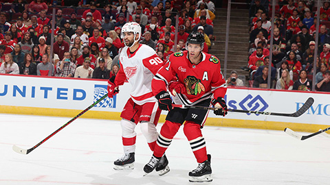 Taylor Hall (© nhl.com/blackhawks)
