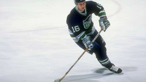 Nelson Emerson v dresu již neexistujícího klubu Hartford Whalers