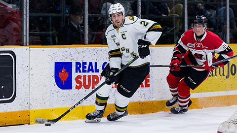 Evan Bouchard (foto © nhl.com)