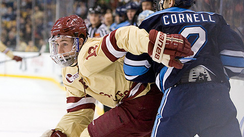 Kevin Hayes v utkání proti University of Maine