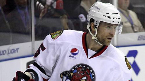 Wade Brookbank v dresu IceHogs